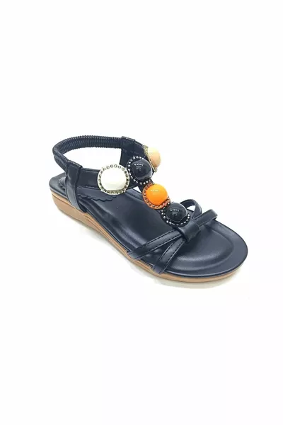 صنادل نسائية حجرية