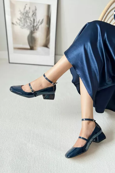 ماري جين الأزرق الداكن براءات الاختراع الجلود مغلقة الظهر مربع اصبع القدم قبعة صلبة قصيرة كتلة الكعب أحذية نسائية