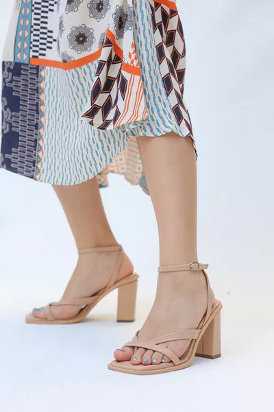 Каблуки из натуральной кожи Zensiv 