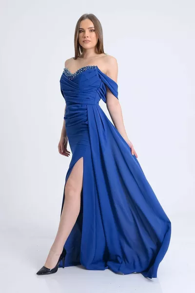 Вечерна рокля от камък креп с яка индиго