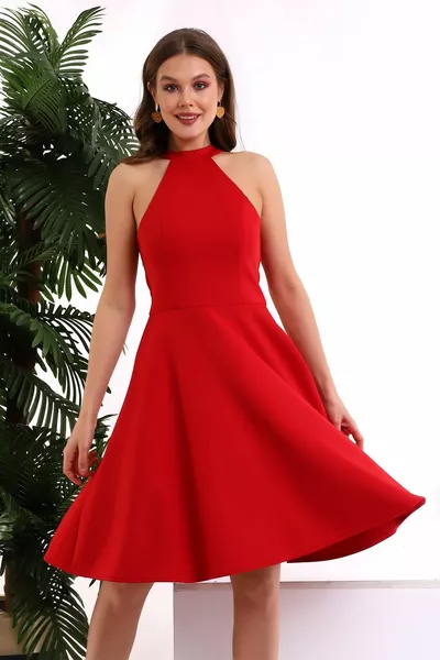 Rotes Rollkragenkleid 
