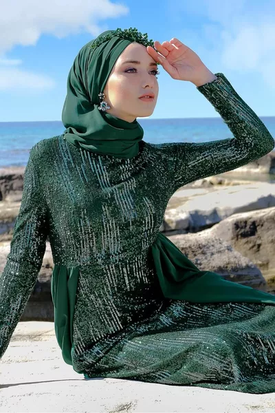 المرأة الأخضر كيب نظرة مساء اللباس 