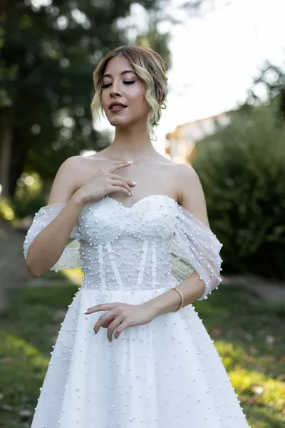 Perses Прозрачна перлена дантелена яка сърце Бяла рокля с нисък ръкав