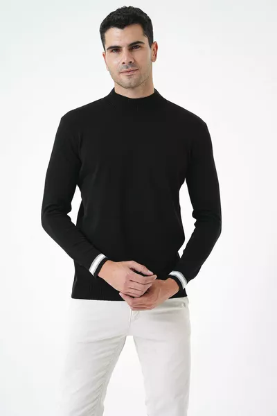 كنزة صوفية سوداء للرجال بياقة نصف سلندر 