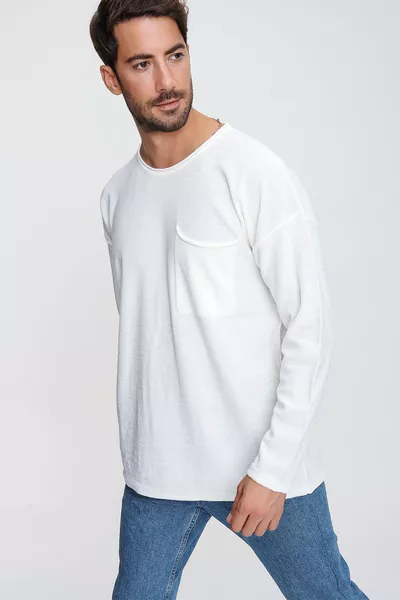 كنزة صوفية رجالية بلون العاج بياقة دائرية جيب وجيوب خياطة متسخة طويلة الأكمام خفيفة الوزن 