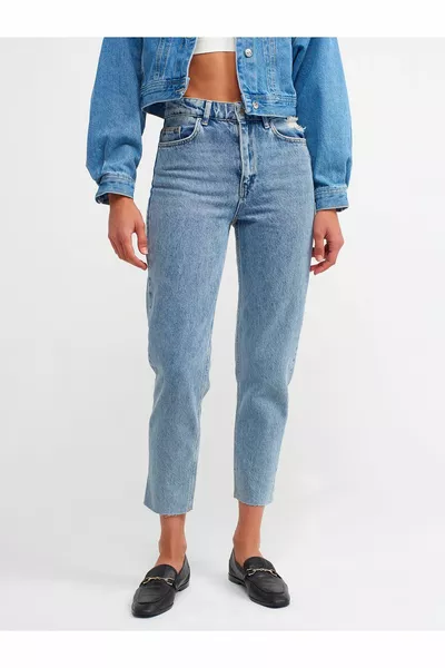 جينز أمي بقصة ساق زرقاء للسيدات 