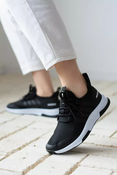 Ежедневни унисекс маратонки с черно райе Дишащи леки туристически еластични маратонки 