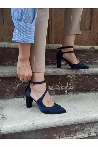 كحلي أزرق ساتان نموذج خنجر