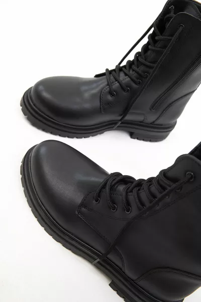 Черные женские сапоги и ботинки 