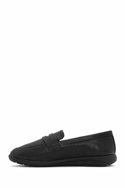 Schwarzer maskuliner Damen-Loafer FT