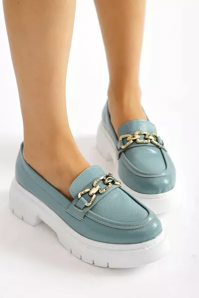 Oysu Loafer aus türkisfarbenem Crinkle-Lackleder mit Rucola-Details