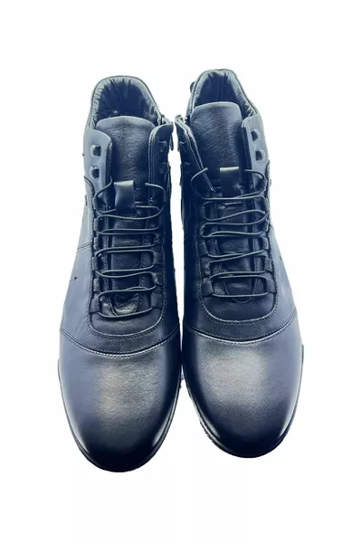 Черни ботуши 