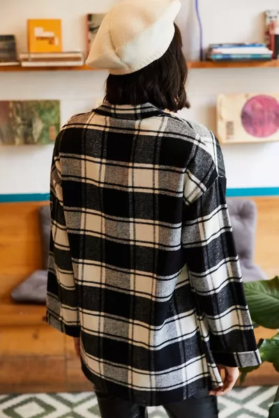 Zwart-wit enkelvoudig geruit houthakkersoverhemd met enkele zak voor dames 