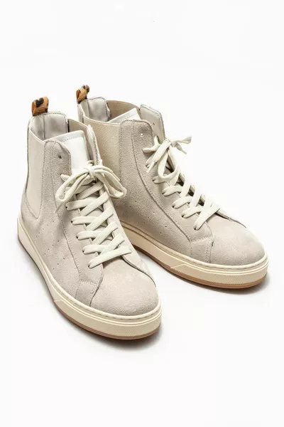 أحذية رياضية نسائية من الجلد البيج