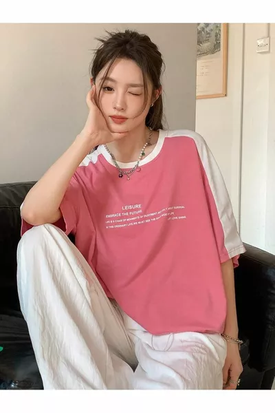 Leisure Future Split Single Jersey T-Shirt - Rosa Weiß Oversize-Kurzarm-T-Shirt mit Rundhalsausschnitt