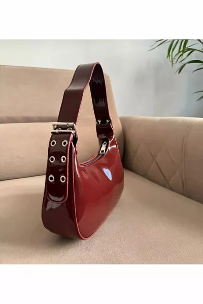 Ceinture en cuir verni bordeaux pour femme Sac à manches baguette détaillé