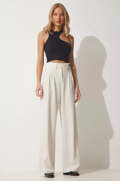 Pantaloni a gamba larga con pieghe crema aperta da donna 