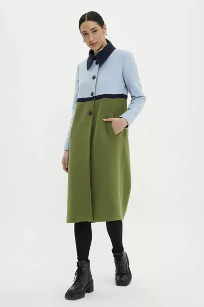 Manteau en laine à boutons avec couleurs contrastantes