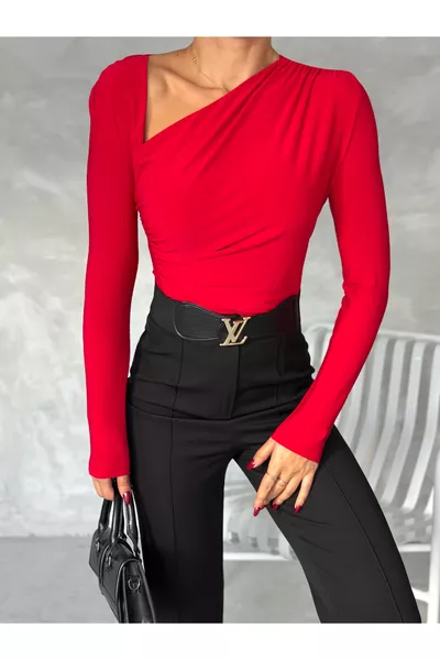 Kadın Kırmızı V Dekolte Detaylı Önü Çift Kat Sandy Kumaş Bluz