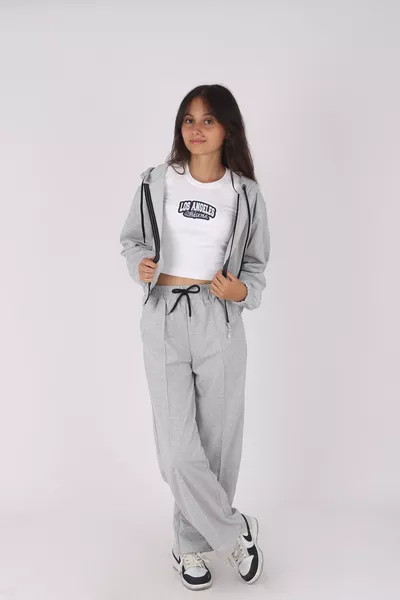 سترة قصيرة ذات غطاء رأس بثلاث عبوات\قميص قصير/بدلة رياضية نسائية واسعة الساق