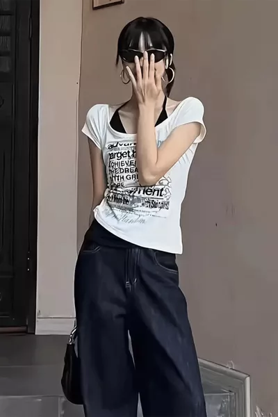 Beyaz Target Highly Lovement Madonna Yaka Ek Askılı Kısa Kollu Full Body Crop