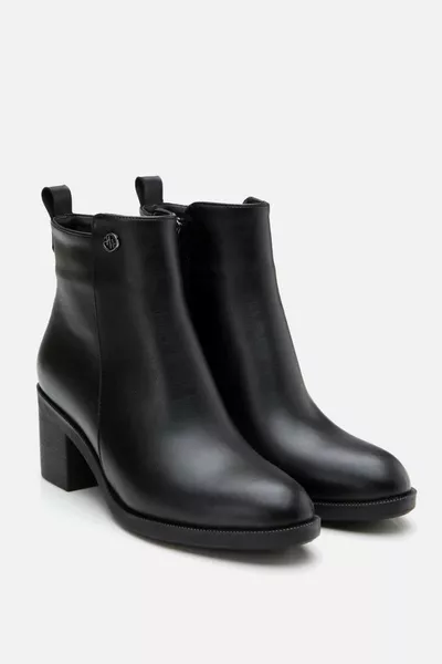 حذاء نسائي أسود 