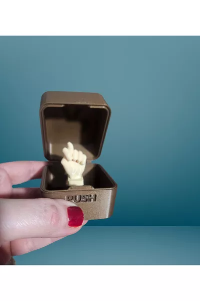 Nah Кутия изненада Кафява – Кутия за шеги и хумор – Забавен подарък - Капакът се отваря ръчно