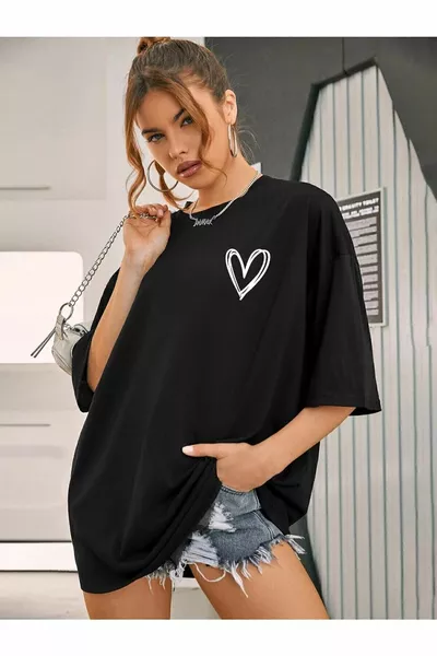 قميص نسائي فضفاض مطبوع بقلب صغير