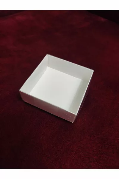 Бяла картонена кутия с ацетатен капак  броя 