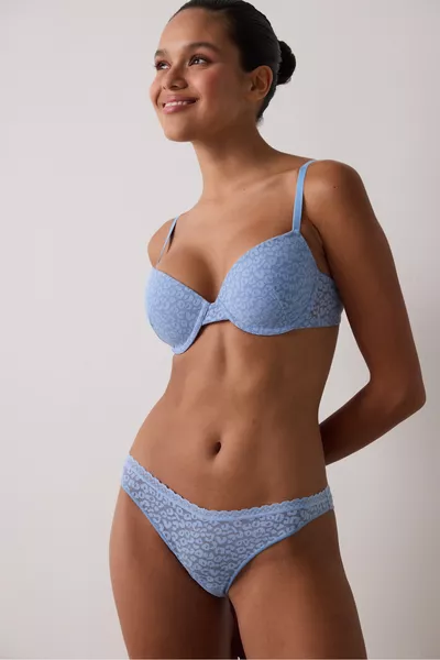 حمالة صدر بدون حشوة بتصميم مرفع وعملية لدعم الشكل باللون الأزرق مع دانتيل وزهور