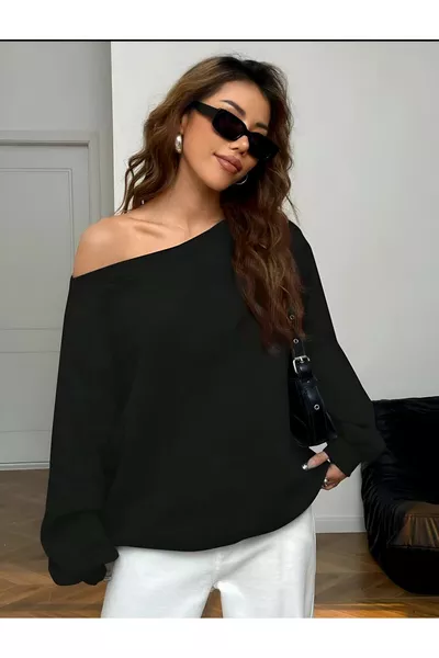 سويت شيرت نسائي أسود واسع بياقة غير متماثلة