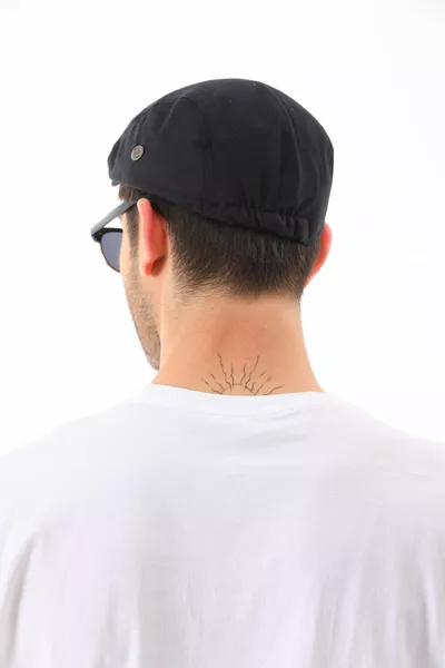 قبعة صيفية مع قبة