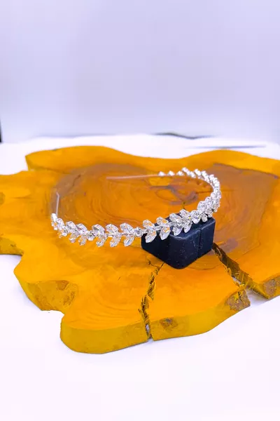 Elegant and Stylish Bridal Tiara with Crystals and Hair Accessory