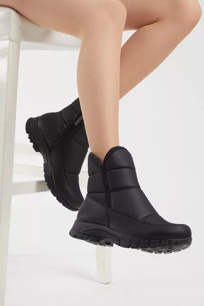 حذاء ثلج أسود مقاوم للماء ذو نعل غير قابل للانزلاق