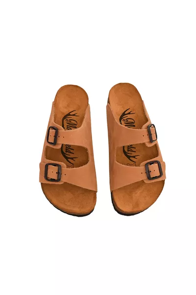 شباشب رجالية ونسائية جلد طبيعي بلمسة عتيقة بلون الكستنائي