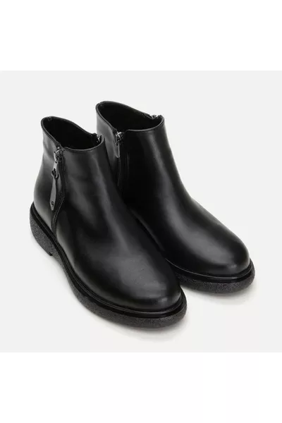 حذاء كاحل نسائي أسود