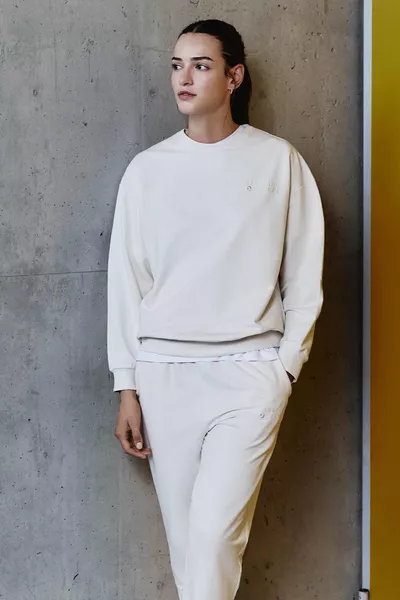 طقم رياضي نسائي بيج أساسي من القطن، ياقة O، واسع، بساق مربوطة