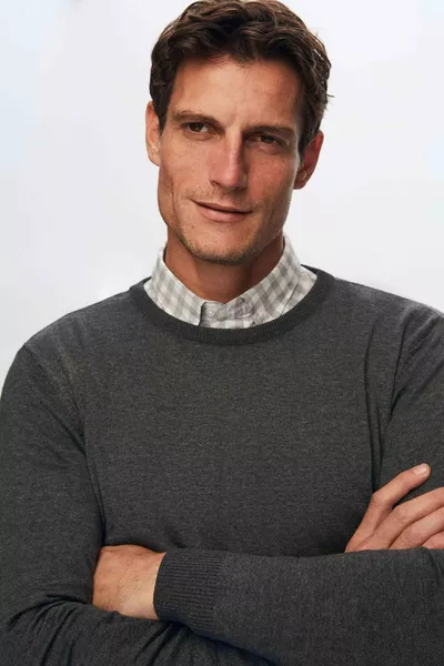 كنزة رجالية Ds Damat بقصة عادية، لون فحمي، قطنية، بياقة دائرية، مقاومة للتكتل