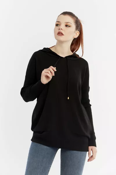 Kadın Siyah Kapüşonlu Kazak 