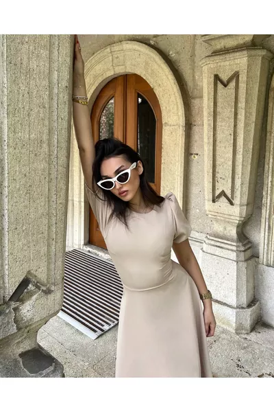 Robe mi-longue à manches bouffantes