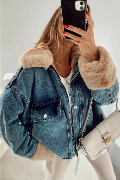جاكيت جينز بقبة وأكمام من الفرو للنساء