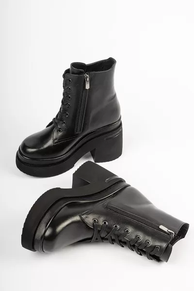 حذاء نسائي أسود جلد طبيعي 