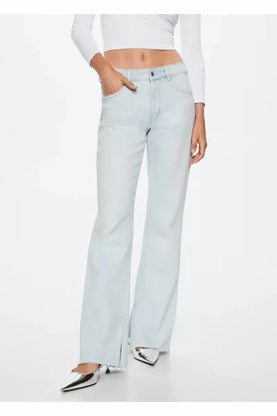 Jeans a vita media dal taglio dritto