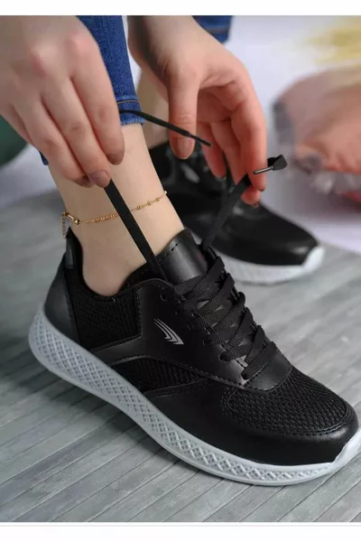 Zwarte-witte schoenen met dikke zool en mesh