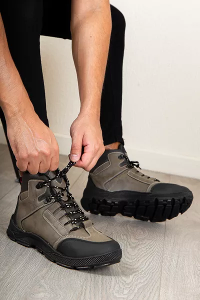 حذاء رجالي مقاوم للبرد مع ضمان 