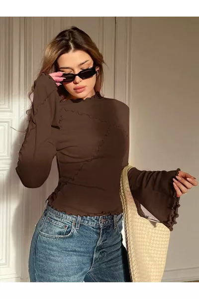 بلوزة بحاشية إسبانية نسائية