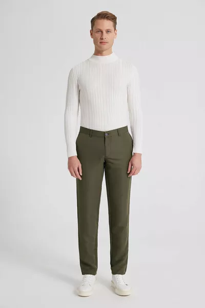 Pantalon chino en coton kaki kaki à poches latérales