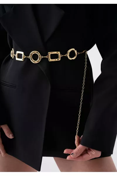 Goldener Metallgürtel mit quadratischen und runden Details