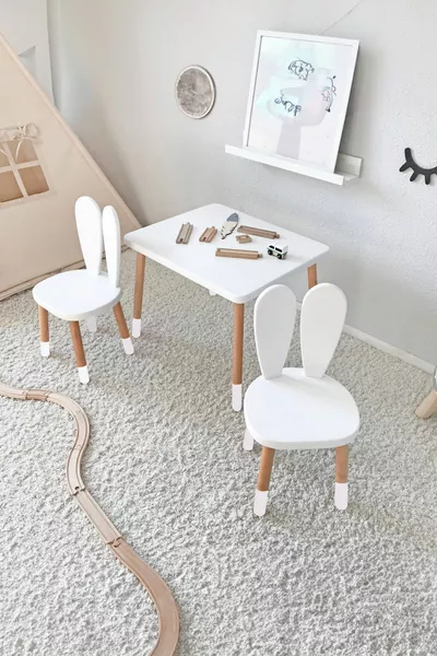 Table de jeu - table d'activités - table d'étude - table d'animation avec 2 chaises Set de table et chaises pour enfants