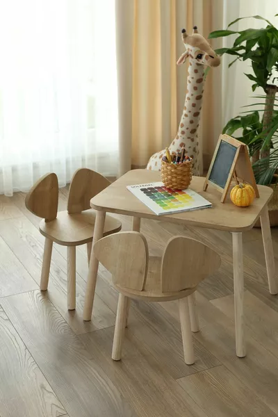 Tavolo per bambini Montessori marrone e 2 sedie